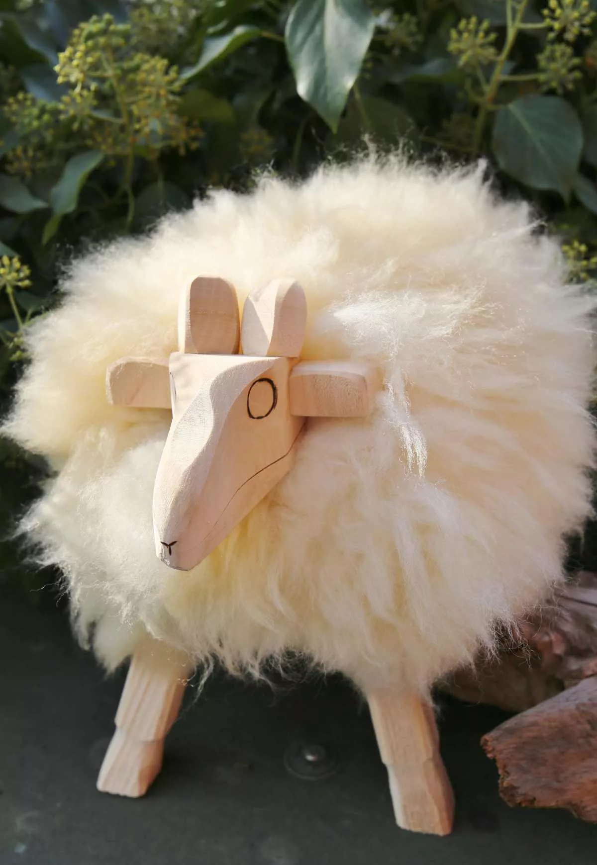 Owieczka z drewna i skóry owczej - Baby Paul S Model 78 